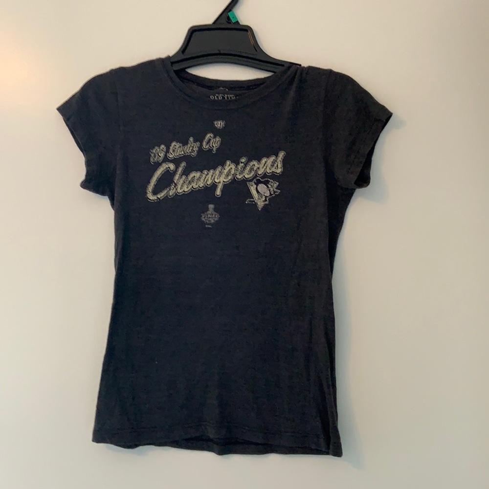 Vintage Looking 2009 Pittsburgh Penguins  T-Shirt